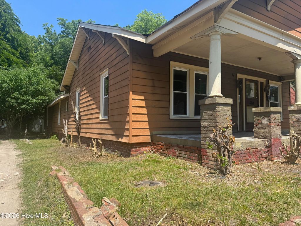 Photo of 822 W Thomas Street, Rocky Mount, NC 27804 (MLS # 100576406)