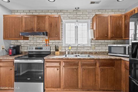 Tiny photo for 206 Kerry Court, Jacksonville, NC 28546 (MLS # 100550340)