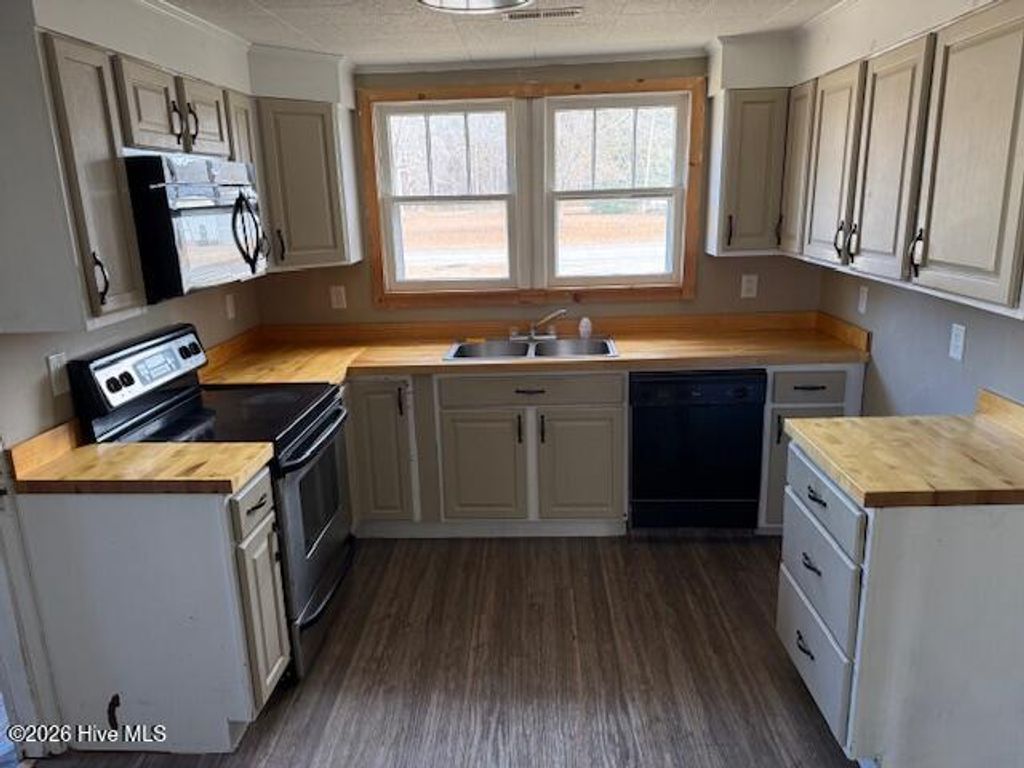 Photo of 905 N C Street, Bridgeton, NC 28519 (MLS # 100569415)