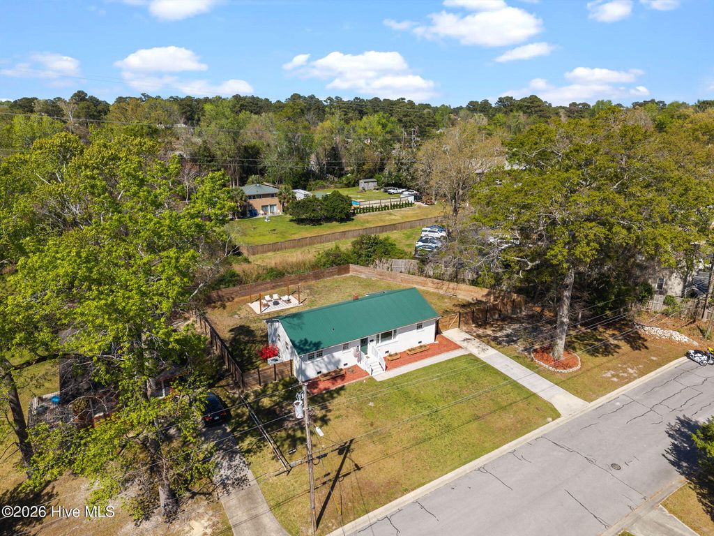 Photo of 209 Puller Drive, Jacksonville, NC 28540 (MLS # 100564380)