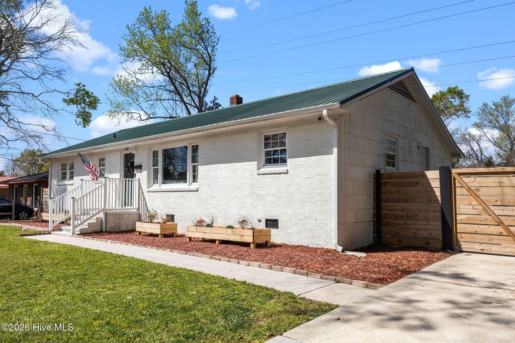 Photo of 209 Puller Drive, Jacksonville, NC 28540 (MLS # 100564380)