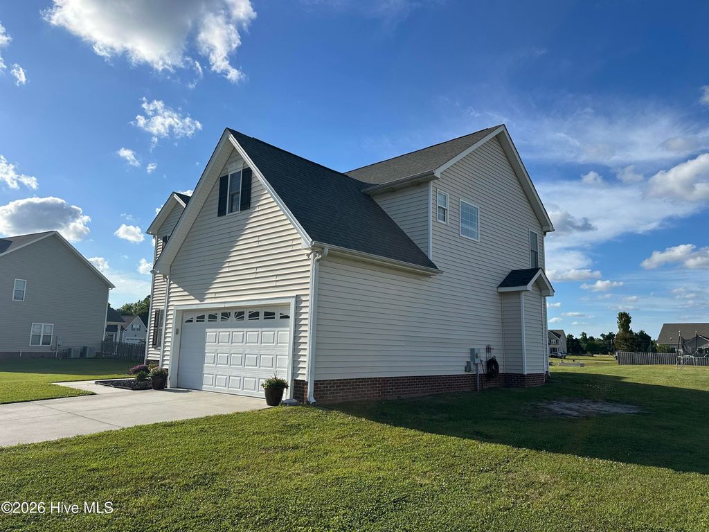 Photo of 503 Newhan Court, Hubert, NC 28539 (MLS # 100571983)