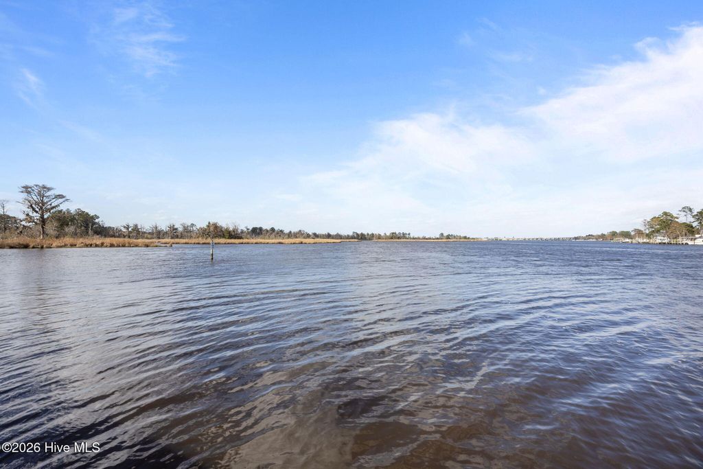 Photo of 19 Batts Hill Road, New Bern, NC 28562 (MLS # 100560616)