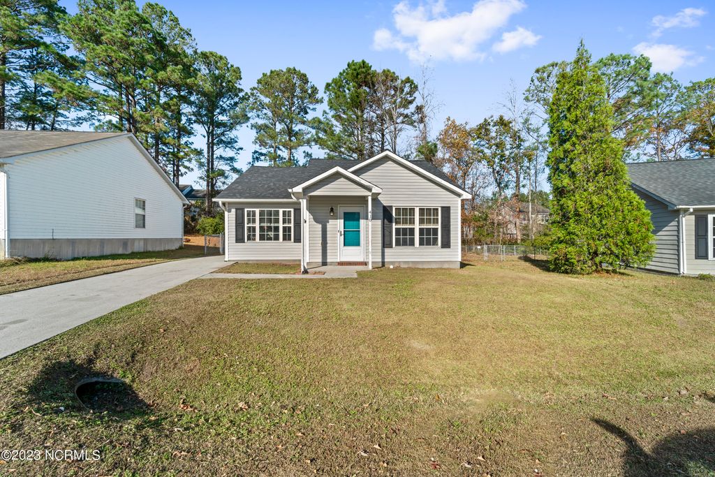 Photo of 410 Somerset Cove, Jacksonville, NC 28546 (MLS # 100561660)