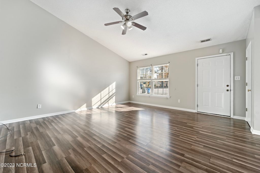 Photo of 410 Somerset Cove, Jacksonville, NC 28546 (MLS # 100561660)