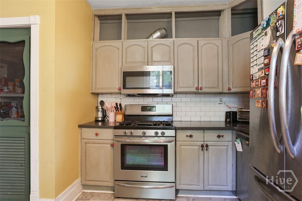 Photo of 207 W 38th Street, Savannah, GA 31401 (MLS # SA361673)