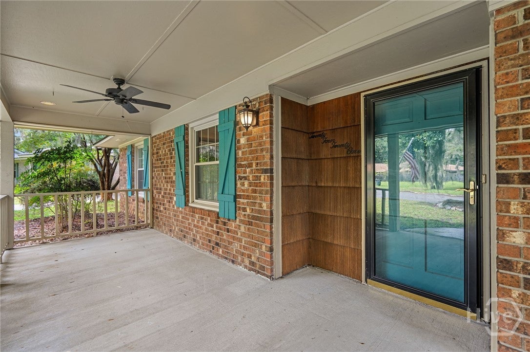 2421 Dolphin Drive