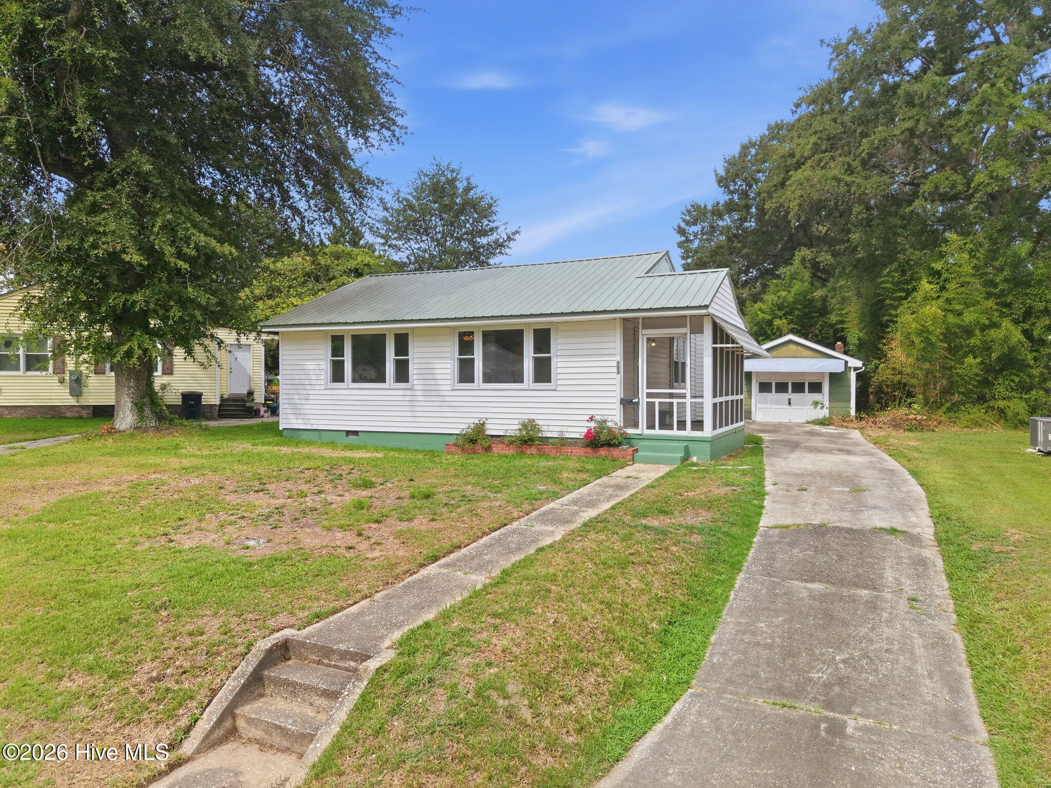 303 Banks Street