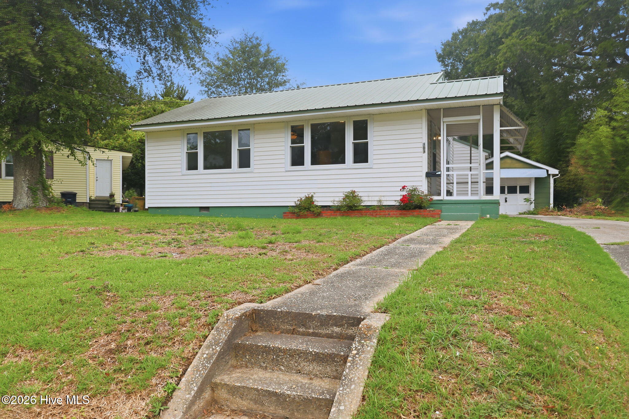 303 Banks Street