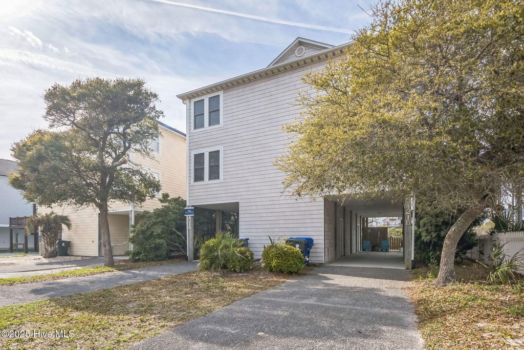 Photo of 421 N New River Drive, Surf City, NC 28445 (MLS # 100499775)