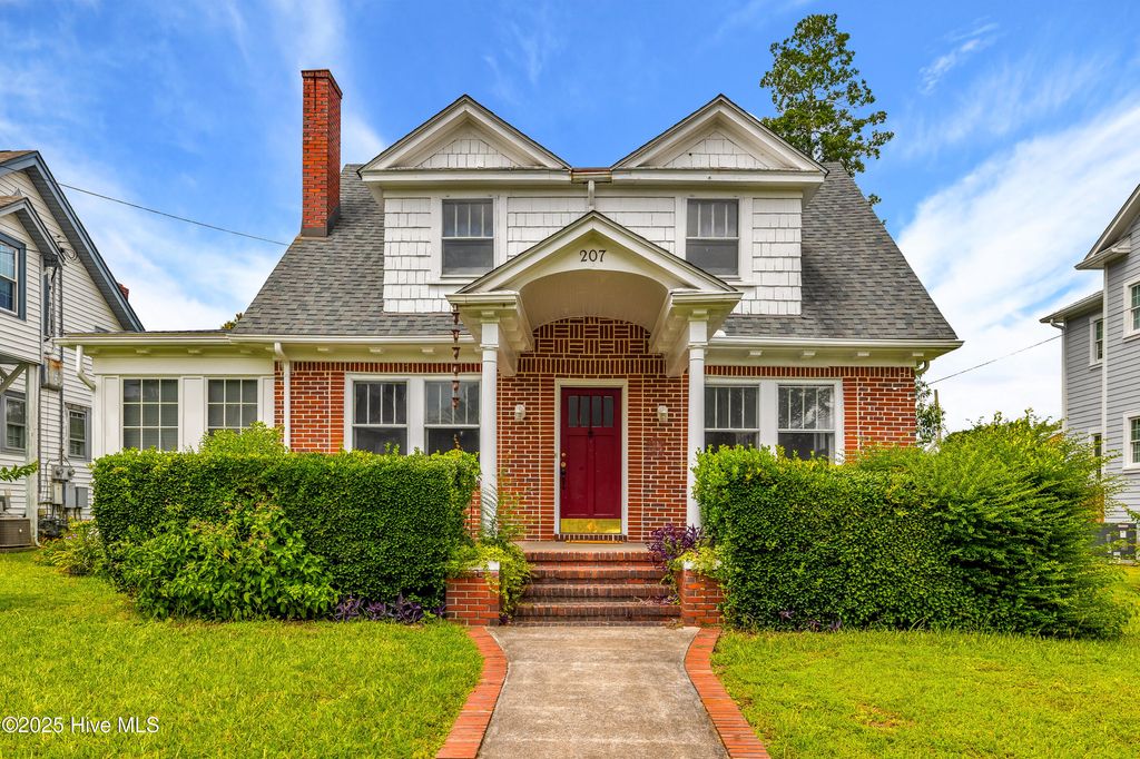 Photo of 207 N 13th Street, Wilmington, NC 28401 (MLS # 100522192)