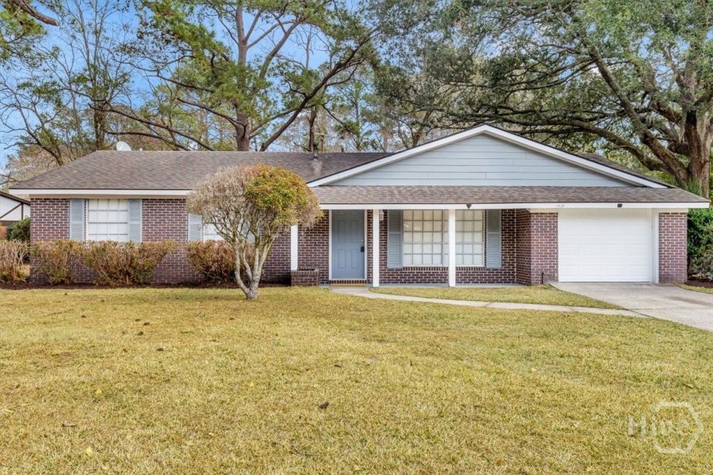 Photo of 21 Canterbury Circle, Savannah, GA 31419 (MLS # SA348180)