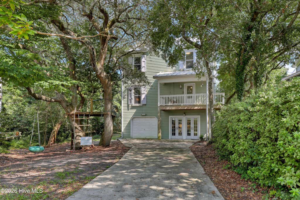 Photo of 109 Sea Urchin Court, Surf City, NC 28445 (MLS # 100595518)