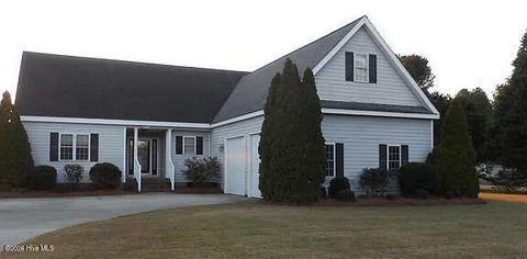 Homes For Sale - 1108 Greenmeade Court<br/> Greenville, NC 27858