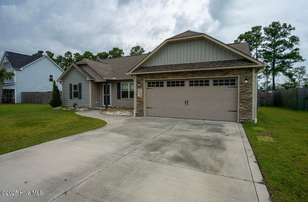 Photo of 520 Deep Inlet Drive, Sneads Ferry, NC 28460 (MLS # 100546770)