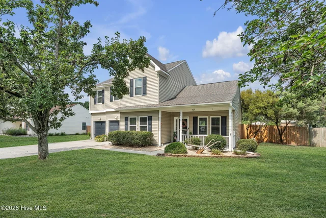 206 Eagle Creek Road, photo 5 of 40