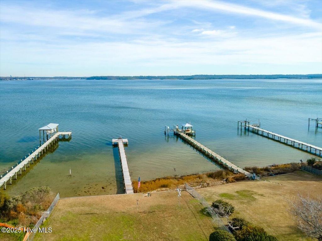 Photo of 506 Hilltop Ext, Swansboro, NC 28584 (MLS # 100546350)