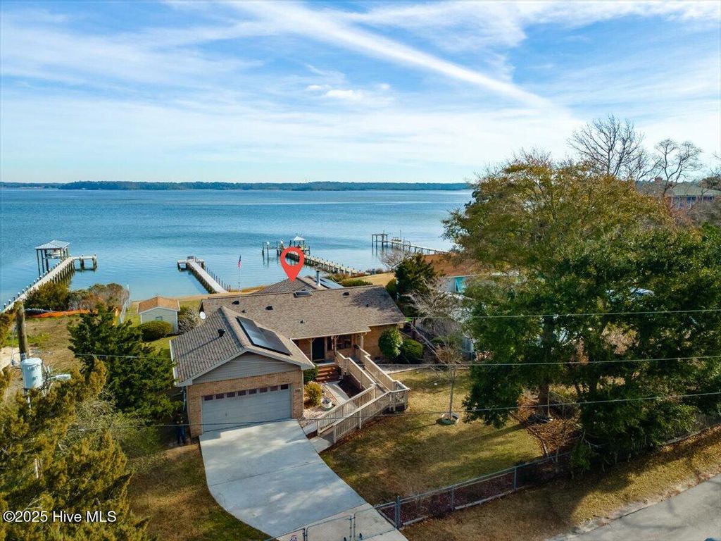 Photo of 506 Hilltop Ext, Swansboro, NC 28584 (MLS # 100546350)