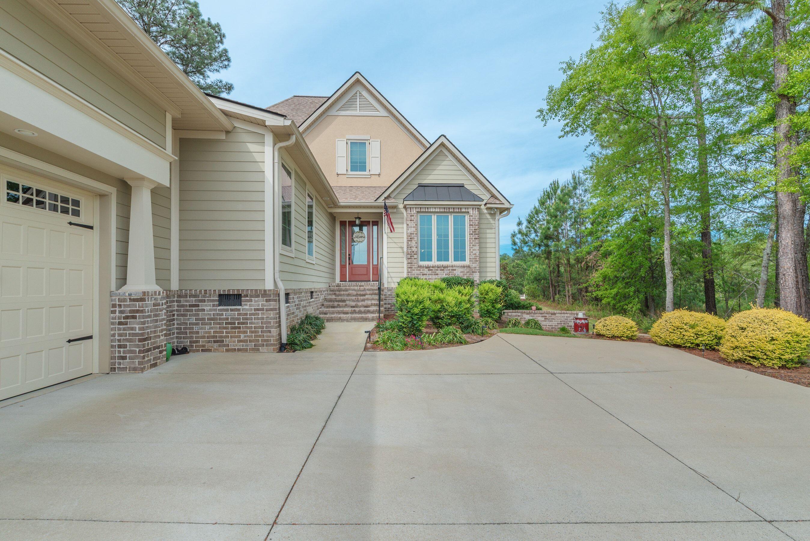 207 Quiet Oak Court