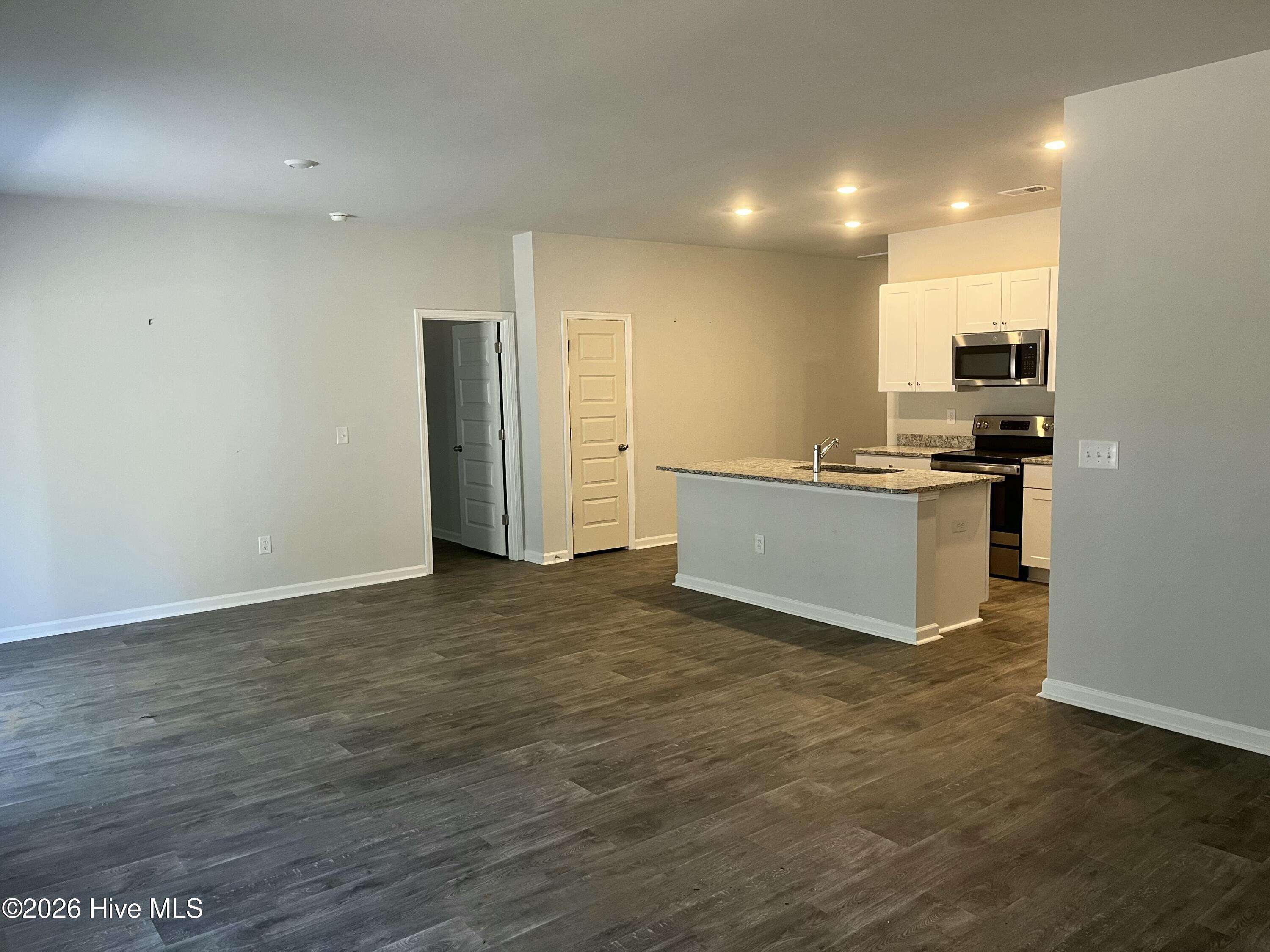 230 Ladyfish Loop NW