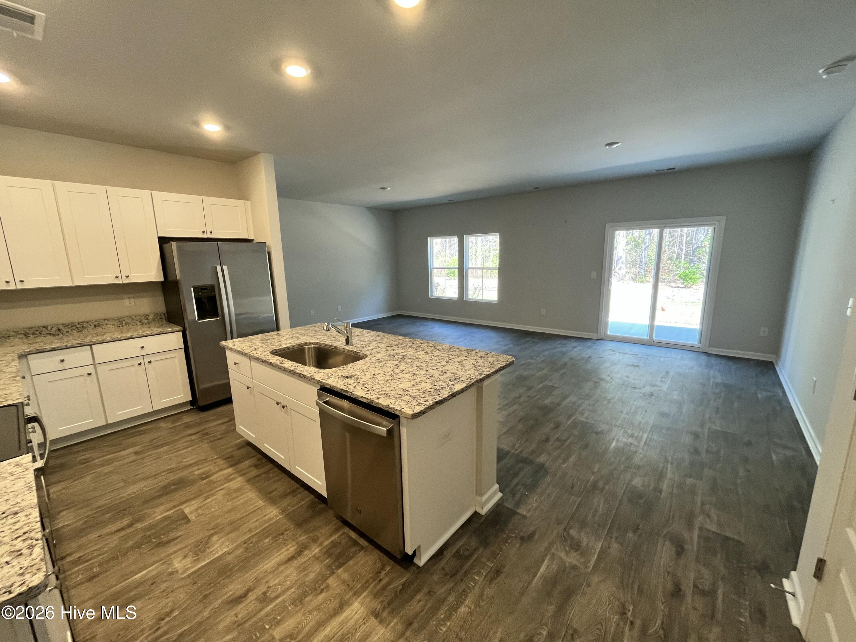 230 Ladyfish Loop NW