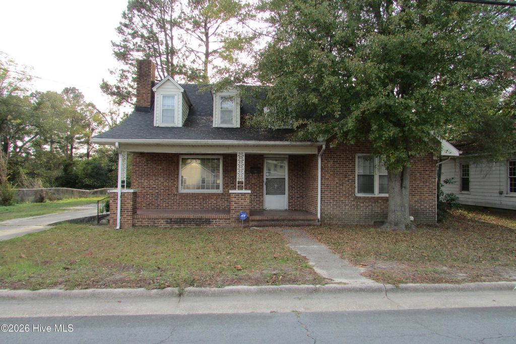 Photo of 803 Mc Koy Street, Clinton, NC 28328 (MLS # 100558676)