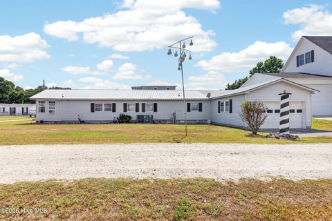 Mobile Home For Sale - 100 Crews Lane<br/> Hubert, NC 28539