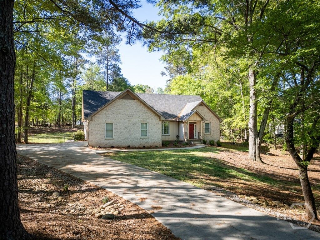 Photo of 145 Jones Drive, Athens, GA 30606 (MLS # CL351616)