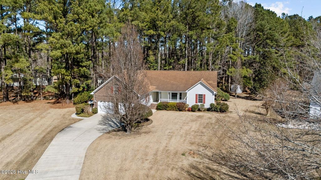 Photo of 205 Dobbs Spaight Road, New Bern, NC 28562 (MLS # 100555884)