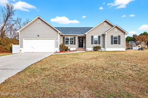 136 Camellia Creek Drive Richlands NC 28574