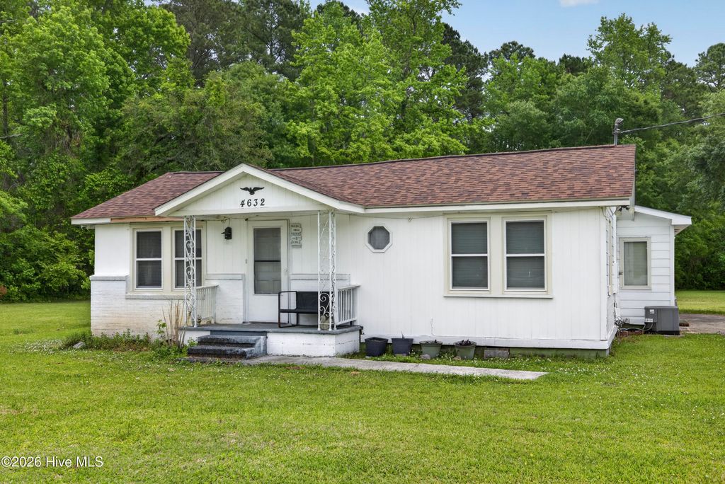 Photo of 4632 Castle Hayne Road, Castle Hayne, NC 28429 (MLS # 100571547)