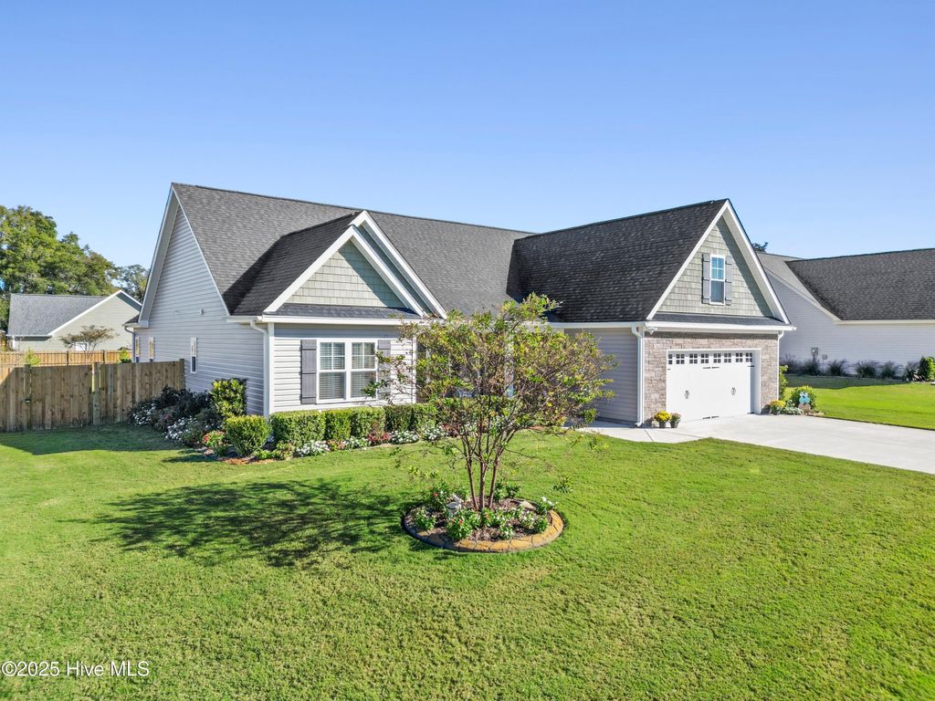 Photo of 134 Bellows Lane, Rocky Point, NC 28457 (MLS # 100538815)