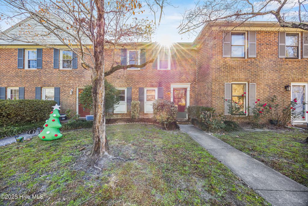 Photo of 4920 Seabrook Court, Wilmington, NC 28403 (MLS # 100545120)