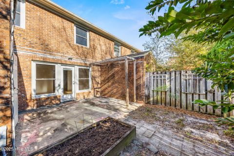 Tiny photo for 4920 Seabrook Court, Wilmington, NC 28403 (MLS # 100545120)