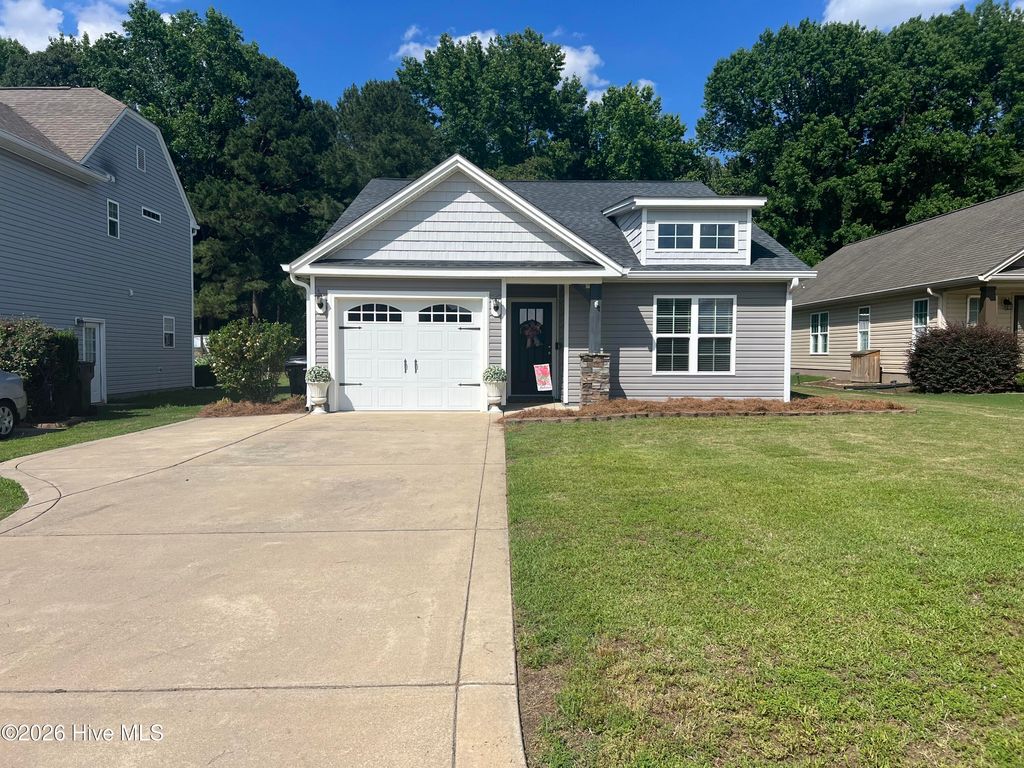 Photo of 117 Cove Place, Clinton, NC 28328 (MLS # 100577561)