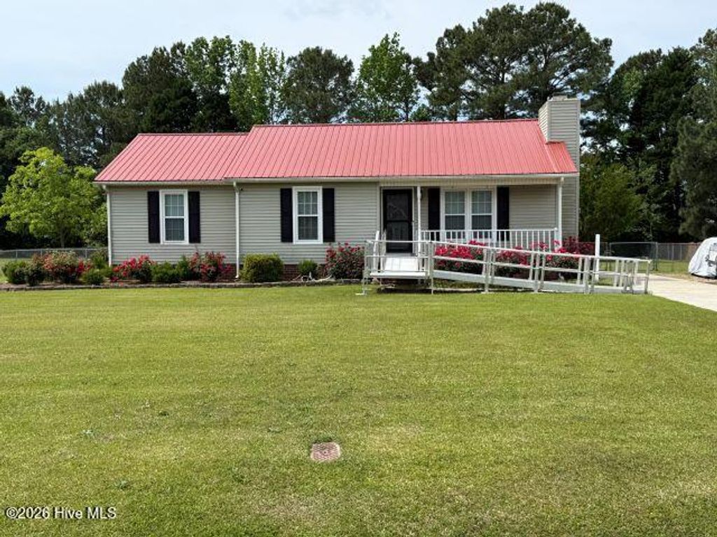 Photo of 633 Fox Chase Lane, Winterville, NC 28590 (MLS # 100572364)