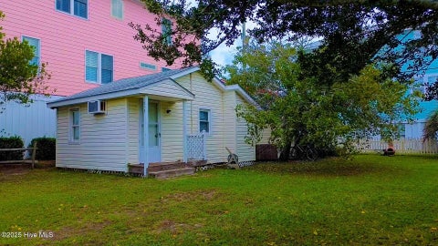 Multifamily For Sale - 218 N Third Avenue<br/> Kure Beach, NC 28449