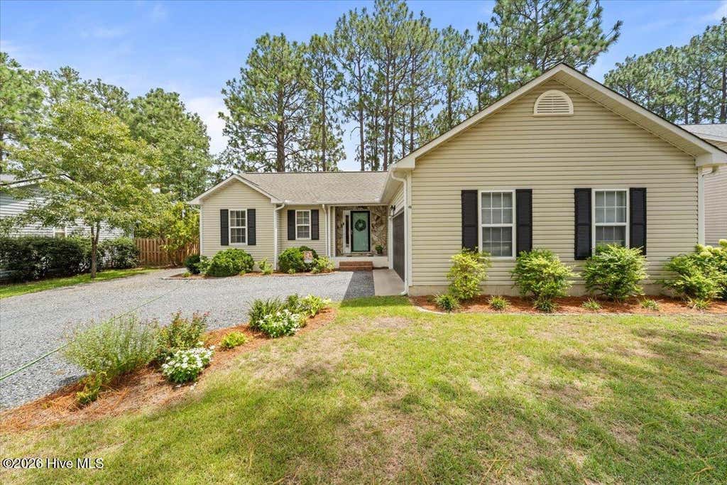 Photo of 1395 Longleaf Drive E, Pinehurst, NC 28374 (MLS # 100595583)