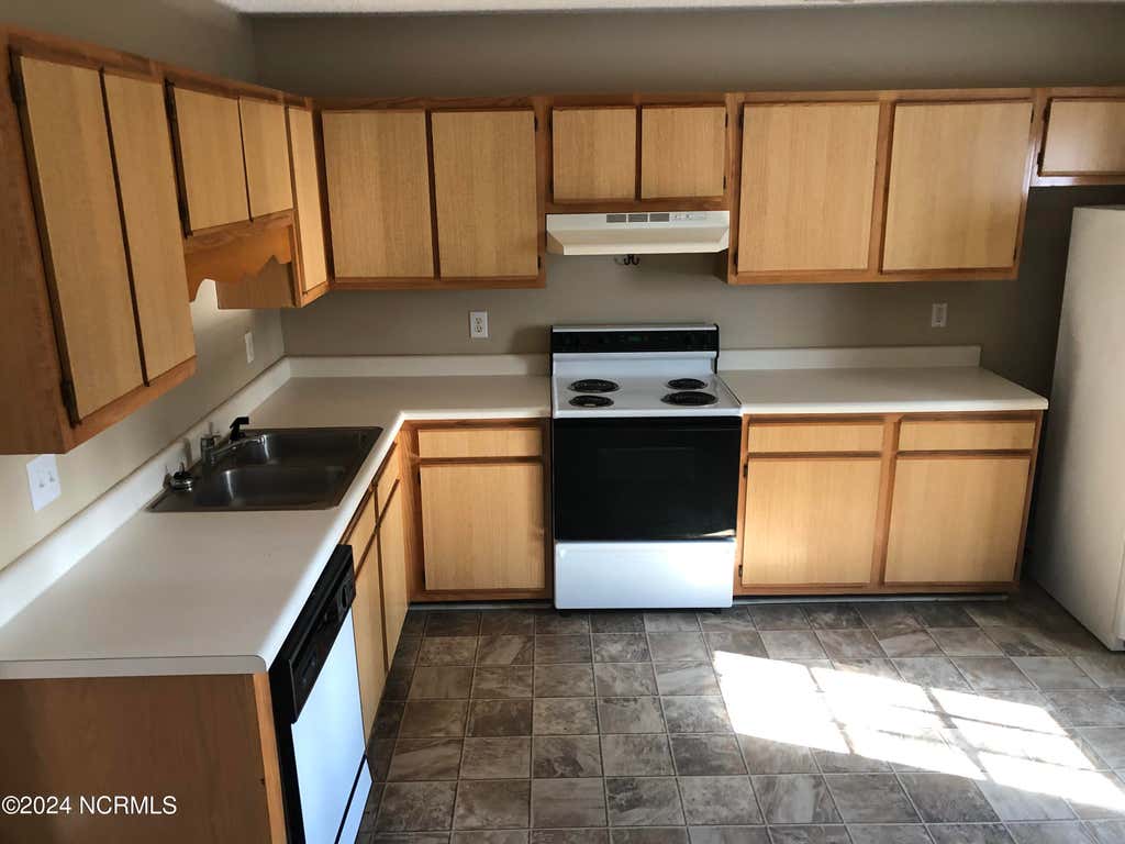 Photo of 1112 Pueblo Drive, Jacksonville, NC 28546 (MLS # 100596055)