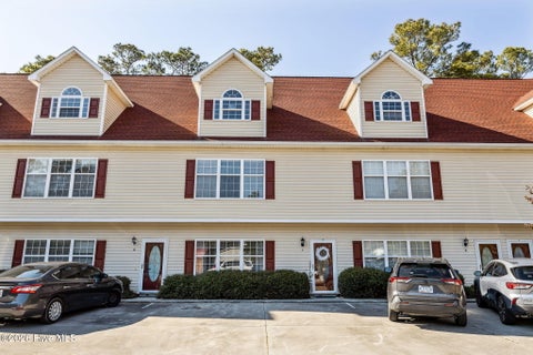 Condo For Rent - 101 Ole Field Circle #C<br/> Newport, NC 28570