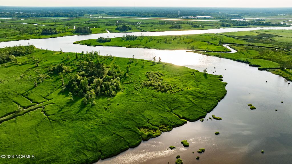 Photo of 1801 Us Highway 421 N, Wilmington, NC 28401 (MLS # 100552771)