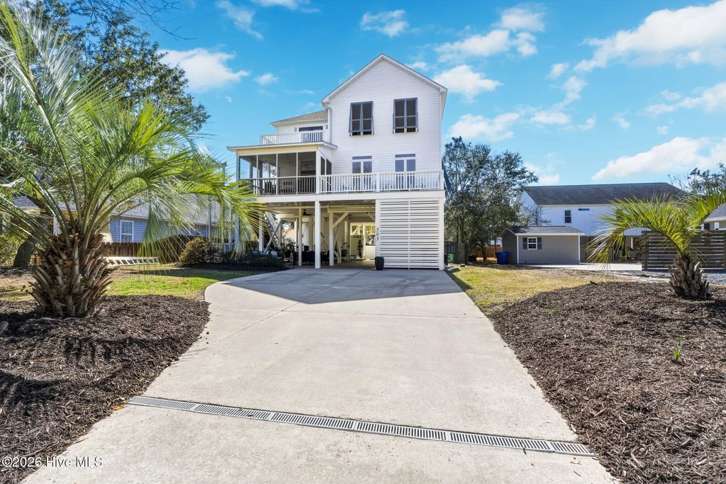 Photo of 503 W Yacht Drive, Oak Island, NC 28465 (MLS # 100556182)