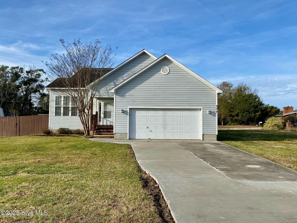Photo of 209 Oyster Lane, Hubert, NC 28539 (MLS # 100573152)