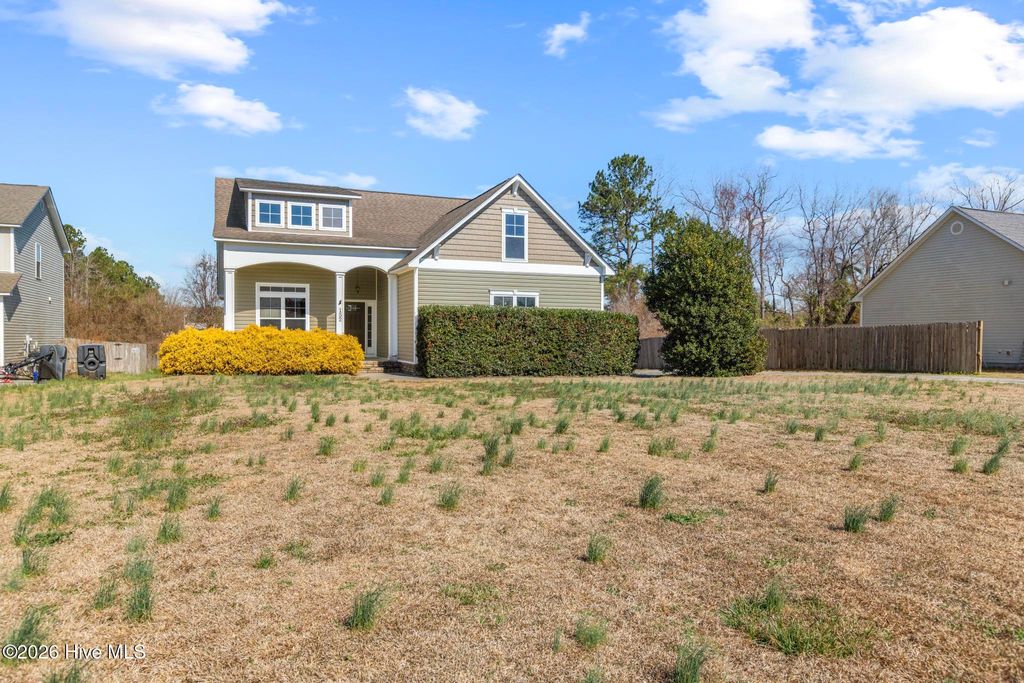 Photo of 152 Hawks Point Road, Jacksonville, NC 28540 (MLS # 100556955)