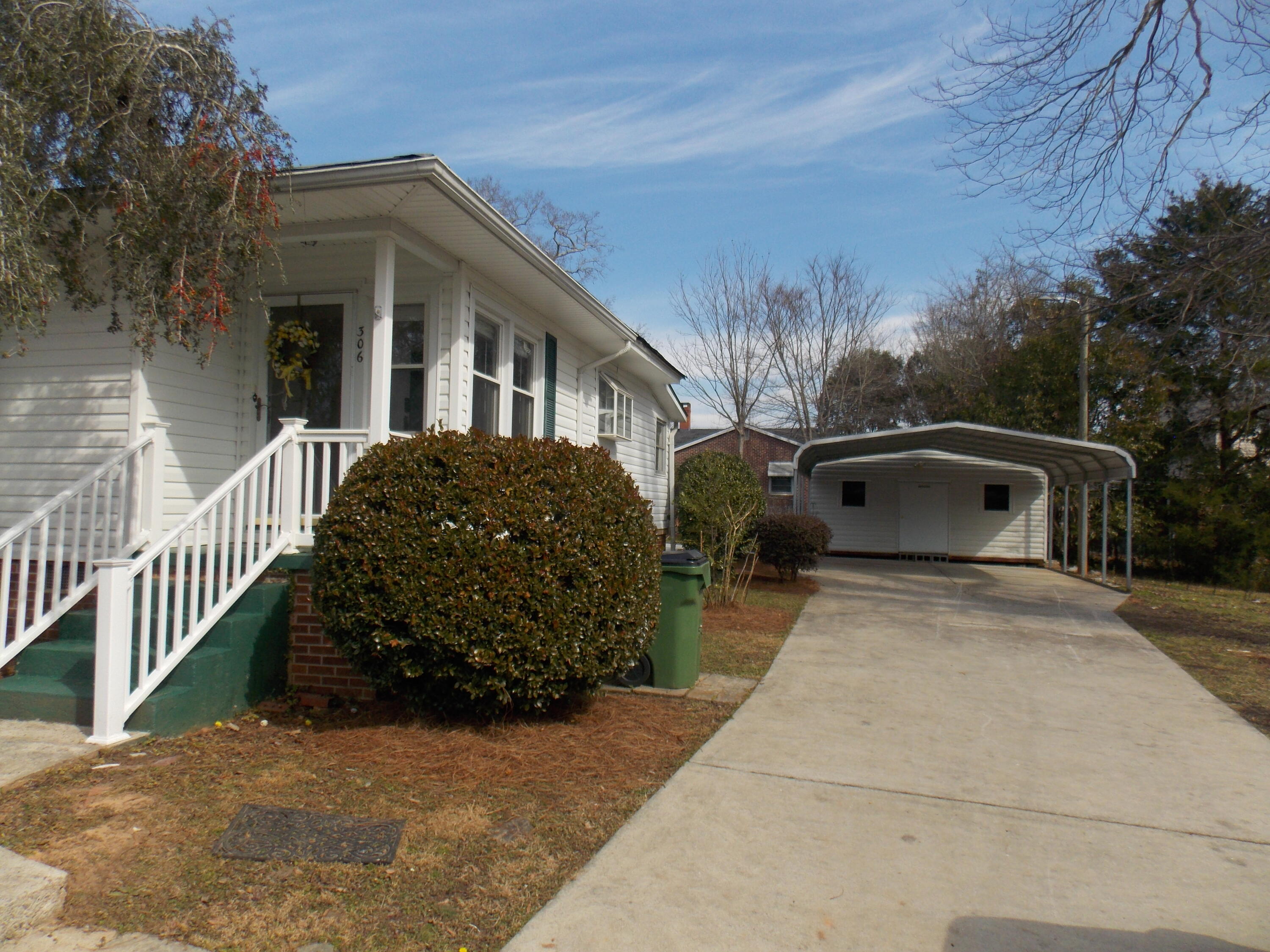306 S Maple Street 1
