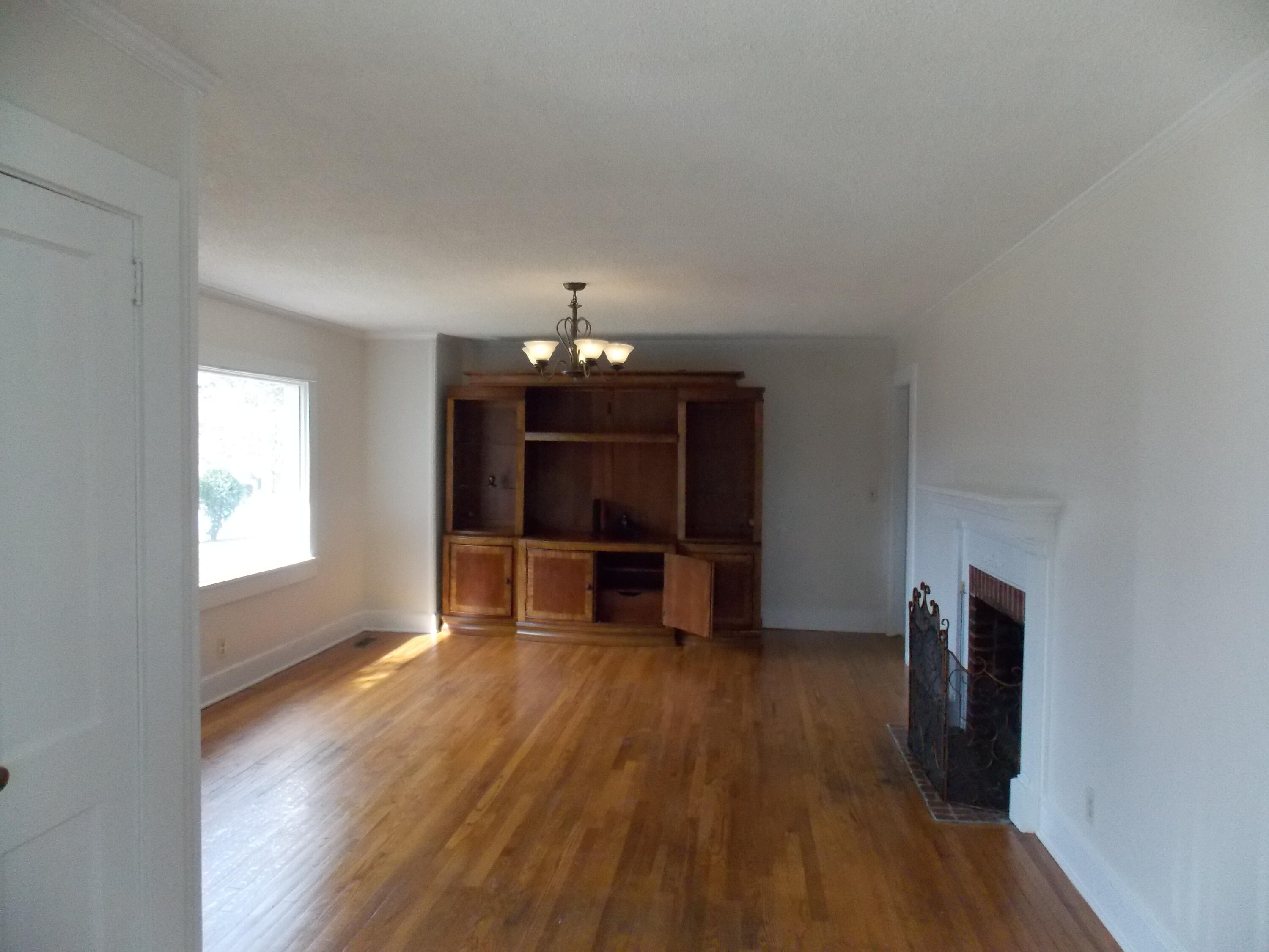 306 S Maple Street 1
