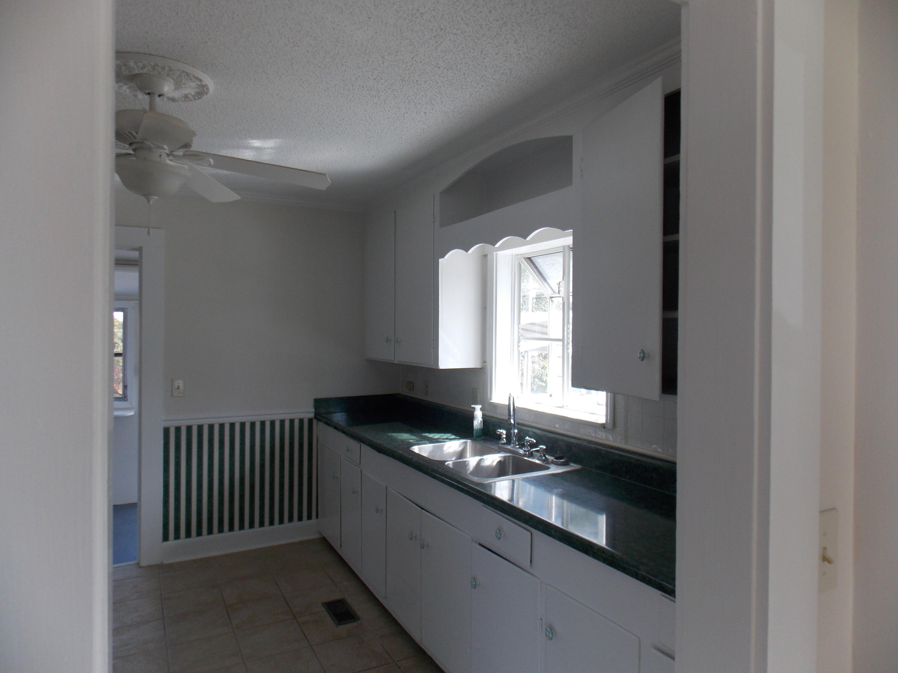 306 S Maple Street 1