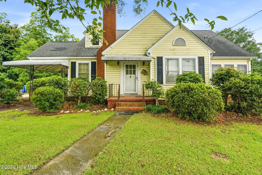 Photo of 515 W Hamlet Avenue, Hamlet, NC 28345 (MLS # 100577840)