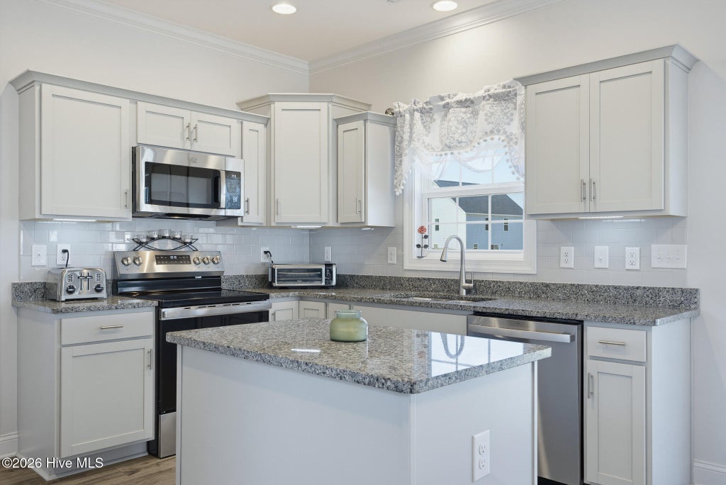 Photo of 611 Carmel Drive, Sneads Ferry, NC 28460 (MLS # 100583455)