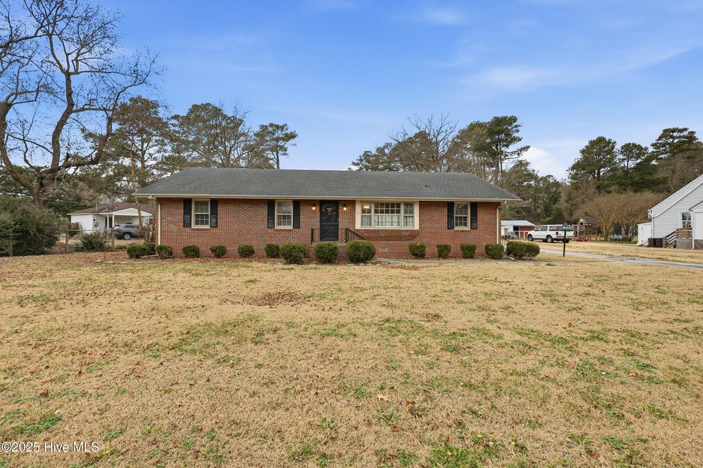 Photo of 103 Cartwright Road, Elizabeth City, NC 27909 (MLS # 100546296)
